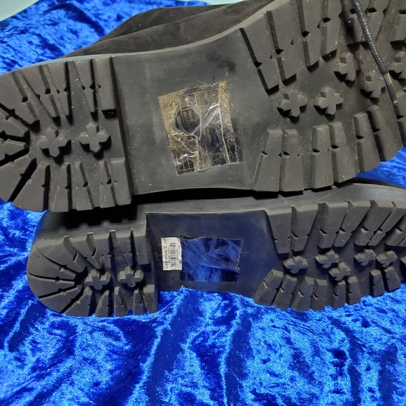 Women's Winter Boots - Picture 3 of 4